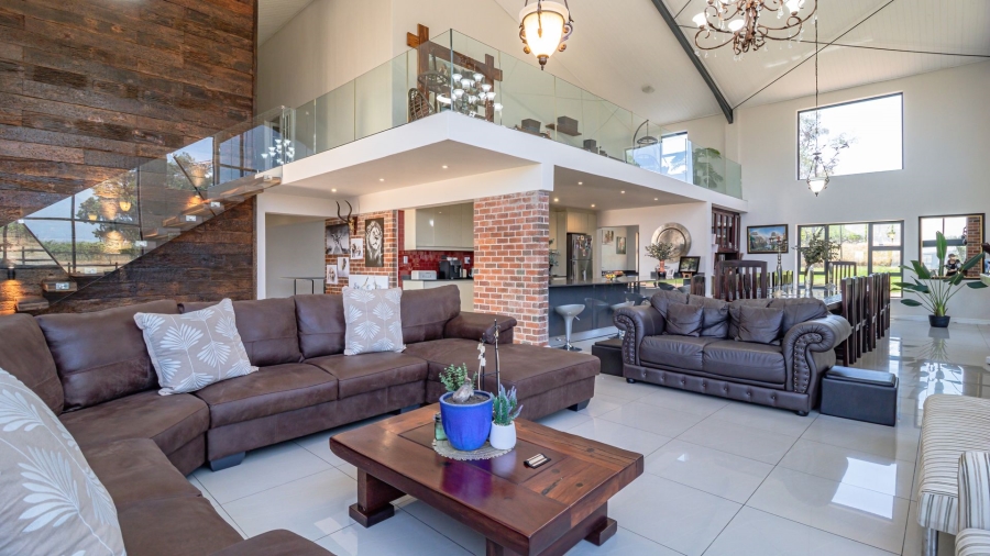 6 Bedroom Property for Sale in Stellenbosch Farms Western Cape